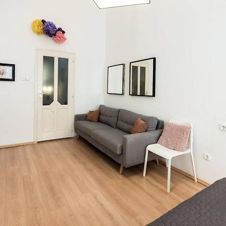 Cosy And Central Apartment With 4 Bedrooms And A/C 부다페스트 외부 사진