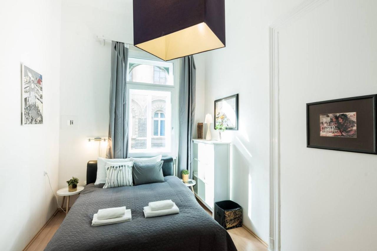 Cosy And Central Apartment With 4 Bedrooms And A/C 부다페스트 외부 사진