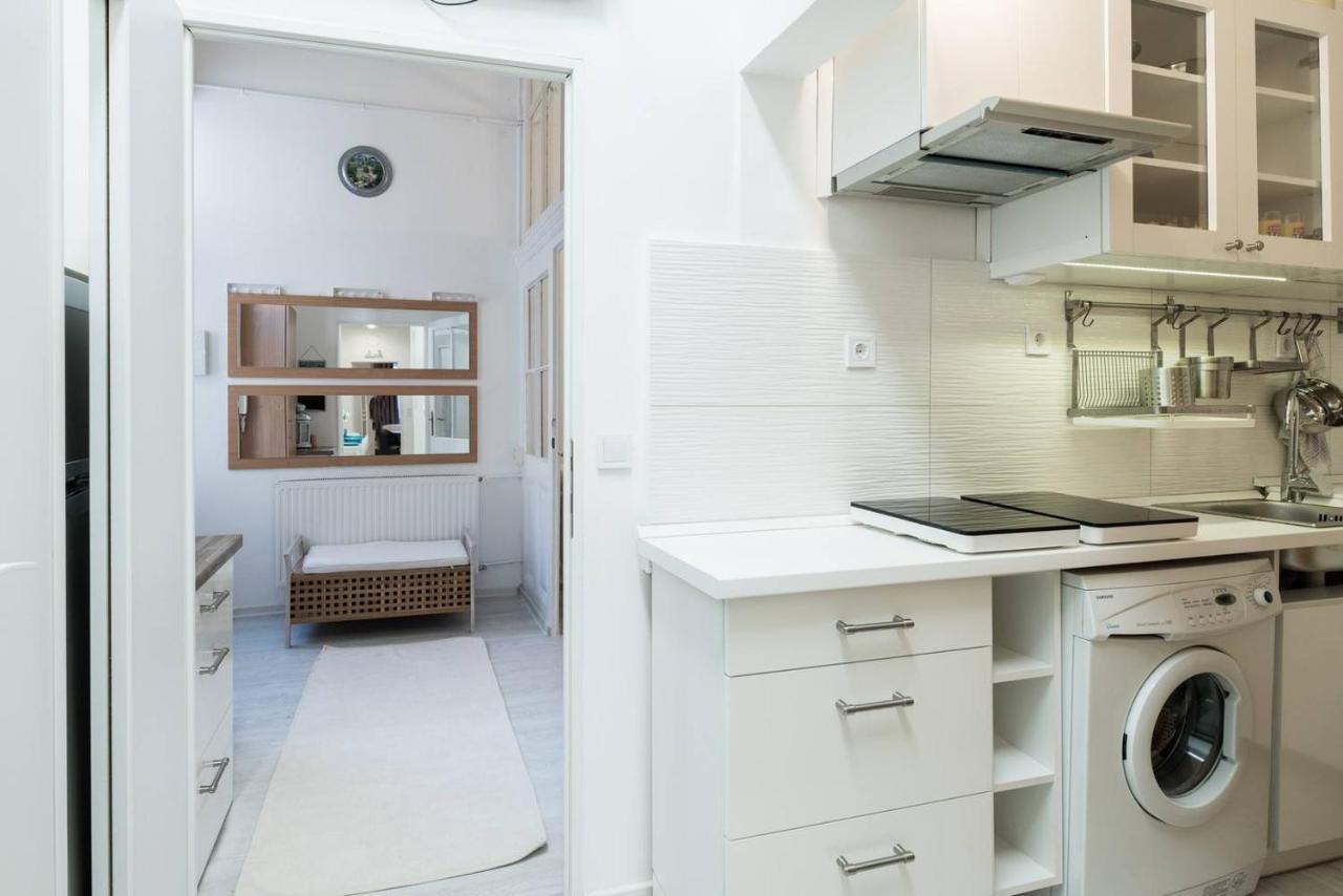 Cosy And Central Apartment With 4 Bedrooms And A/C 부다페스트 외부 사진
