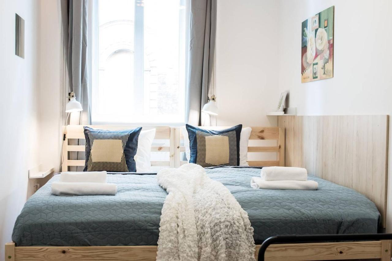 Cosy And Central Apartment With 4 Bedrooms And A/C 부다페스트 외부 사진