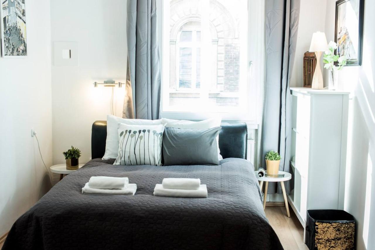 Cosy And Central Apartment With 4 Bedrooms And A/C 부다페스트 외부 사진