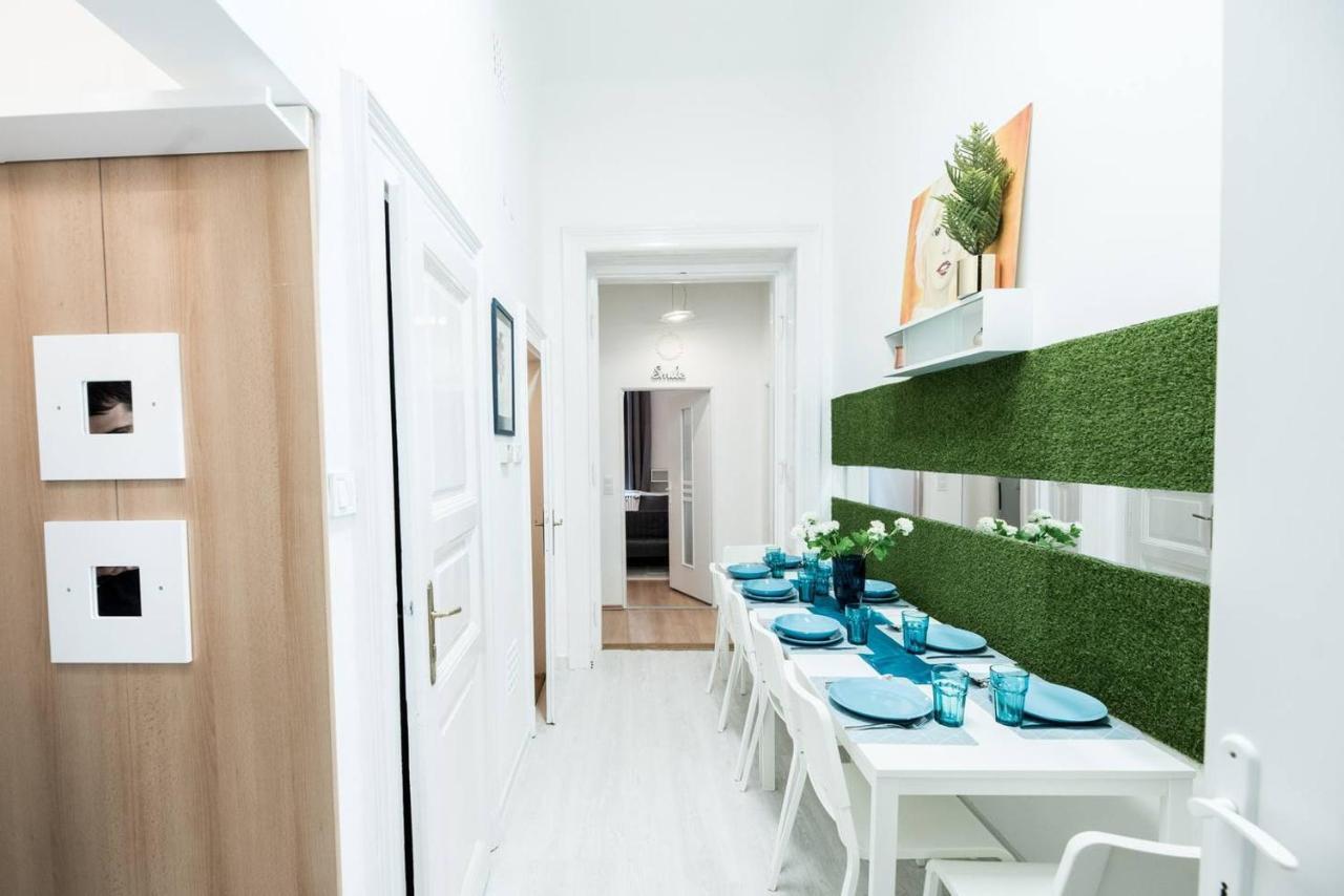 Cosy And Central Apartment With 4 Bedrooms And A/C 부다페스트 외부 사진